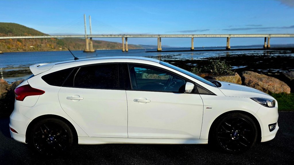 Used Ford Focus 2017 for sale - 76559064: Photo 2