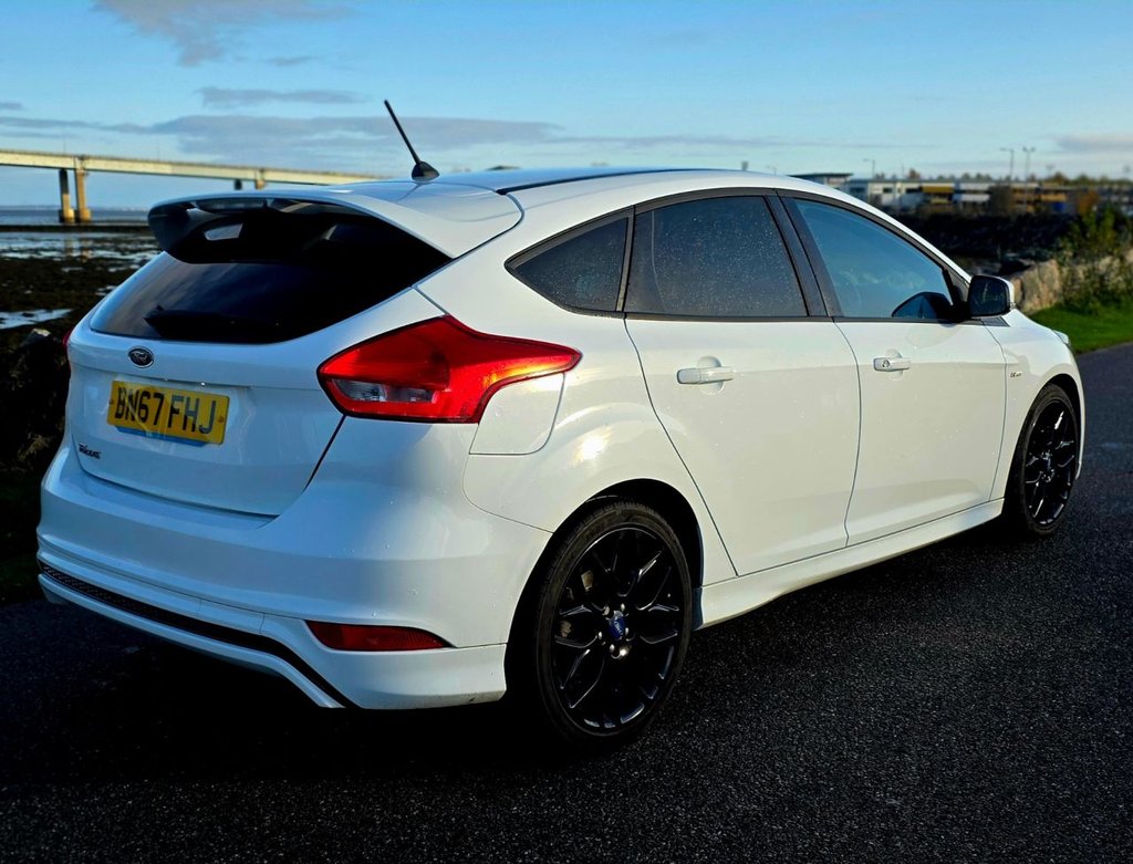 Used Ford Focus 2017 for sale - 76559064: Photo 3