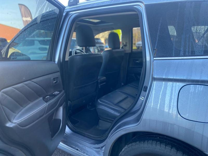 Used Mitsubishi Outlander 2016 for sale - 76931320: Photo 43