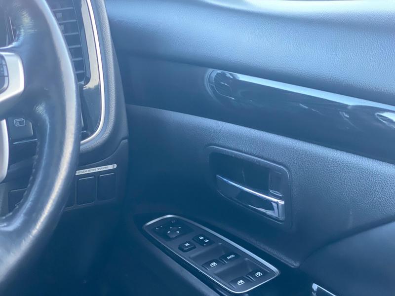 Used Mitsubishi Outlander 2016 for sale - 76931320: Photo 44