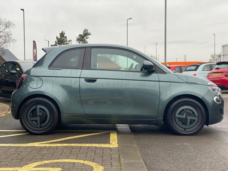 Used Fiat 500e 2025 for sale - 76931227: Photo 9