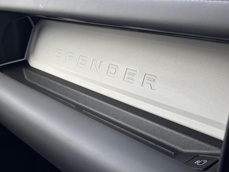 Used Land Rover Defender 2024 for sale - 76888142: Photo 11