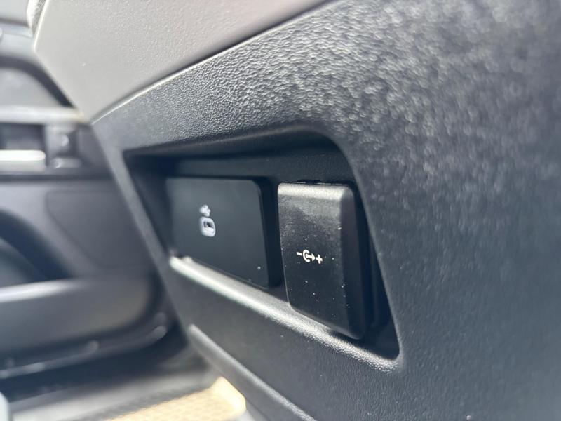 Used Land Rover Defender 2024 for sale - 76888142: Photo 17