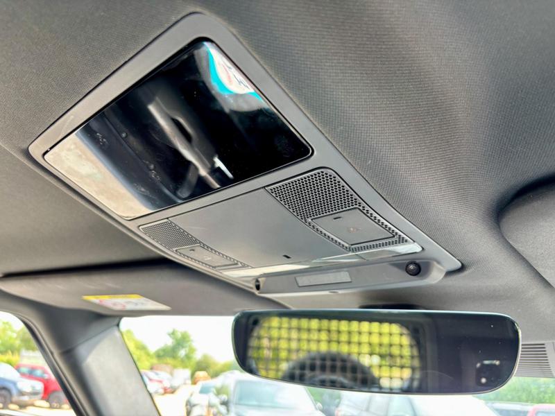 Used Land Rover Defender 2024 for sale - 76888142: Photo 31