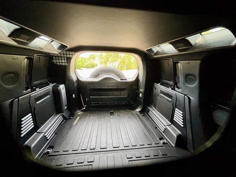 Used Land Rover Defender 2024 for sale - 76888142: Photo 36