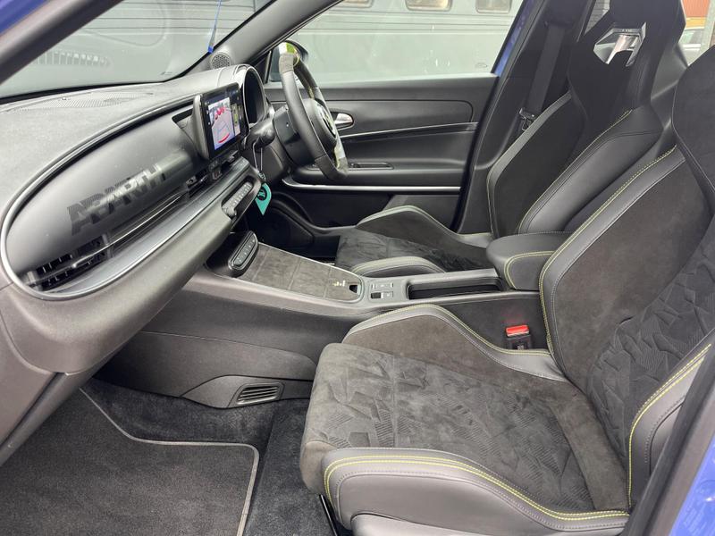 Used Abarth 600e 2025 for sale - 76888069: Photo 10