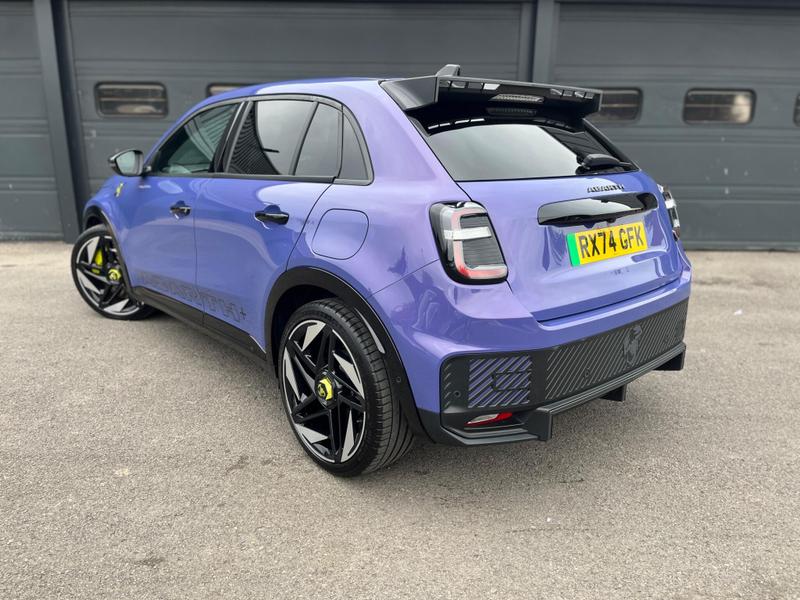 Used Abarth 600e 2025 for sale - 76888069: Photo 3