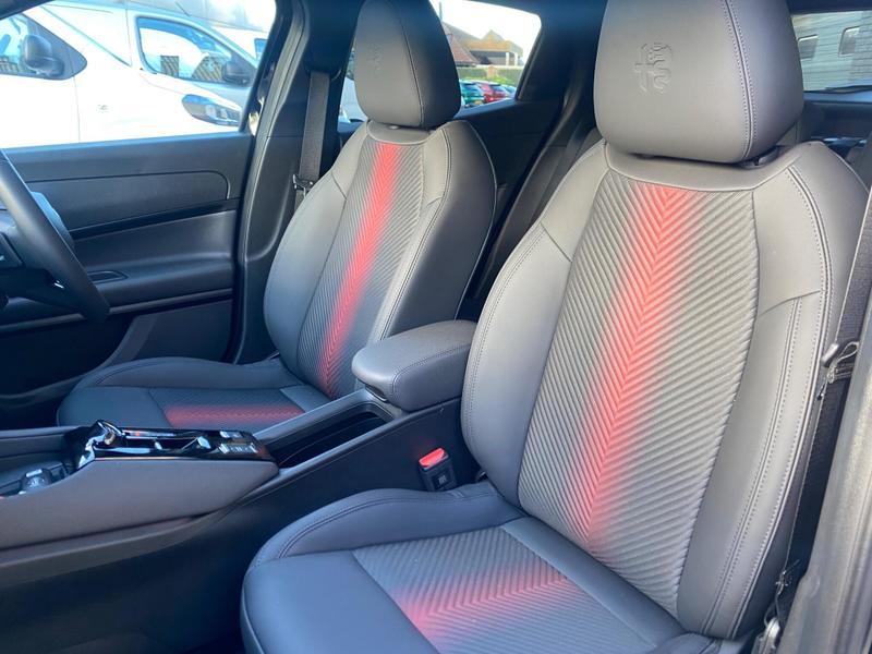 Used Alfa Romeo Junior 2025 for sale - 76888053: Photo 14