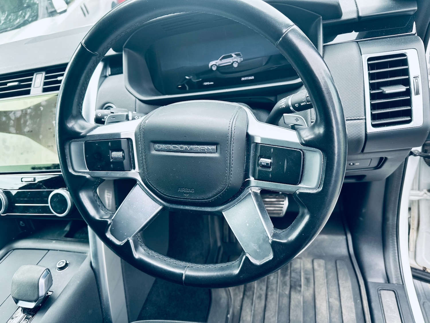 Used Land Rover Discovery 2023 for sale - 76355266: Photo 15