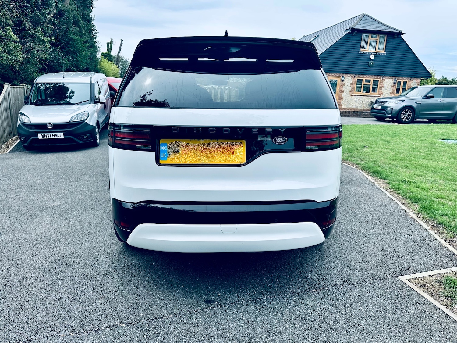 Used Land Rover Discovery 2023 for sale - 76355266: Photo 6