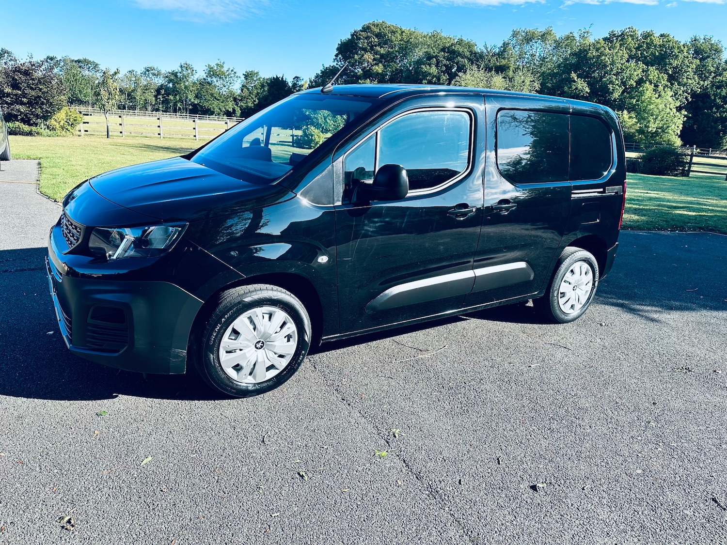 Used Peugeot Partner 2023 for sale - 76355247: Photo 4