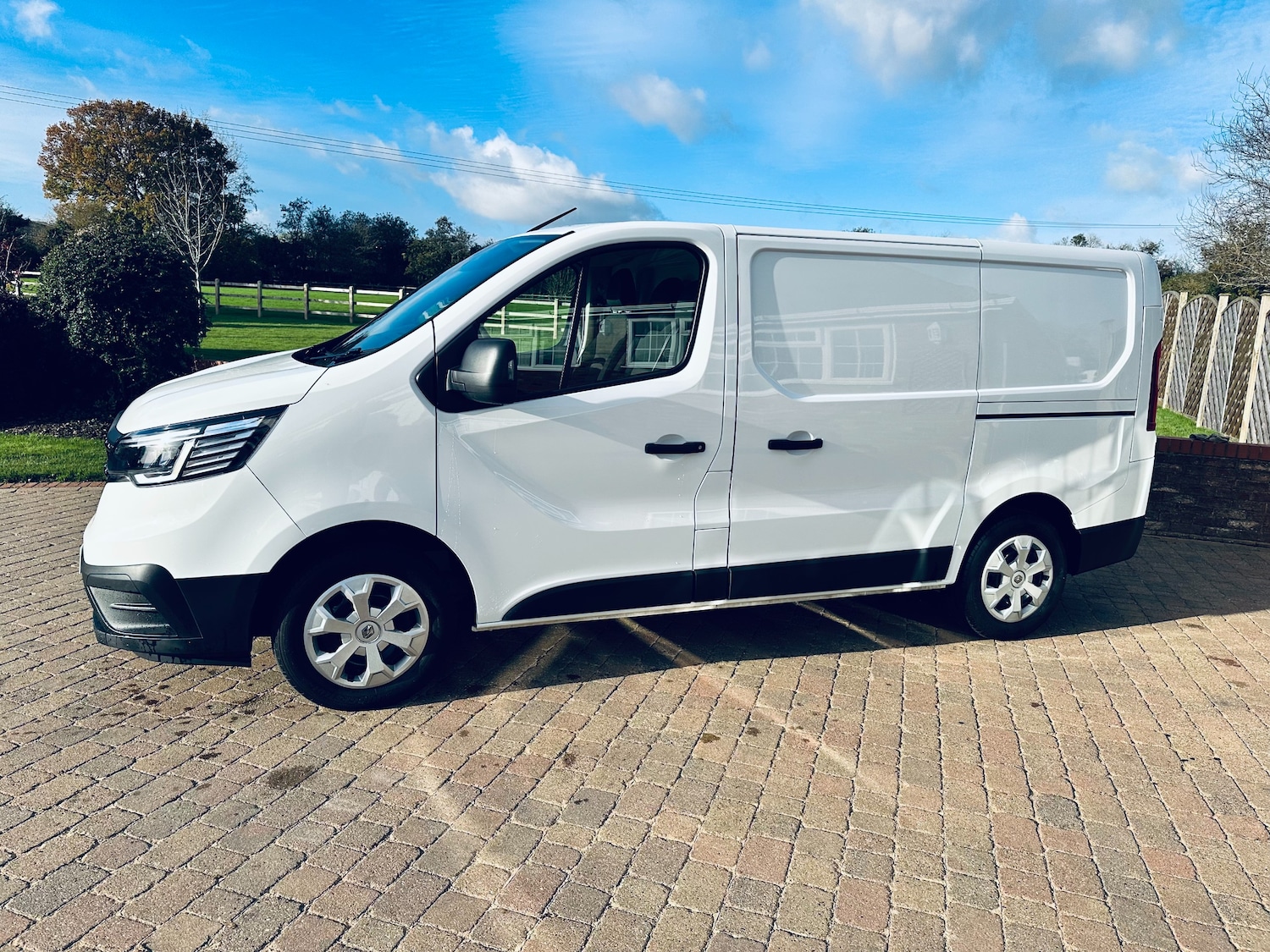 Used Renault Trafic 2023 for sale - 76355261: Photo 4