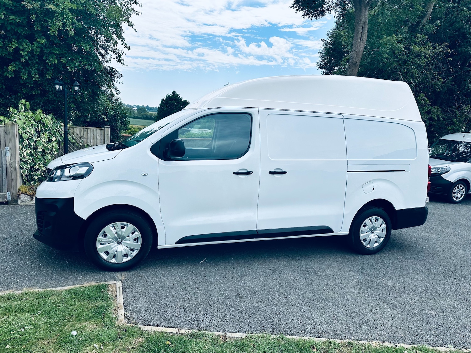 Used Vauxhall Vivaro 2023 for sale - 76355263: Photo 4