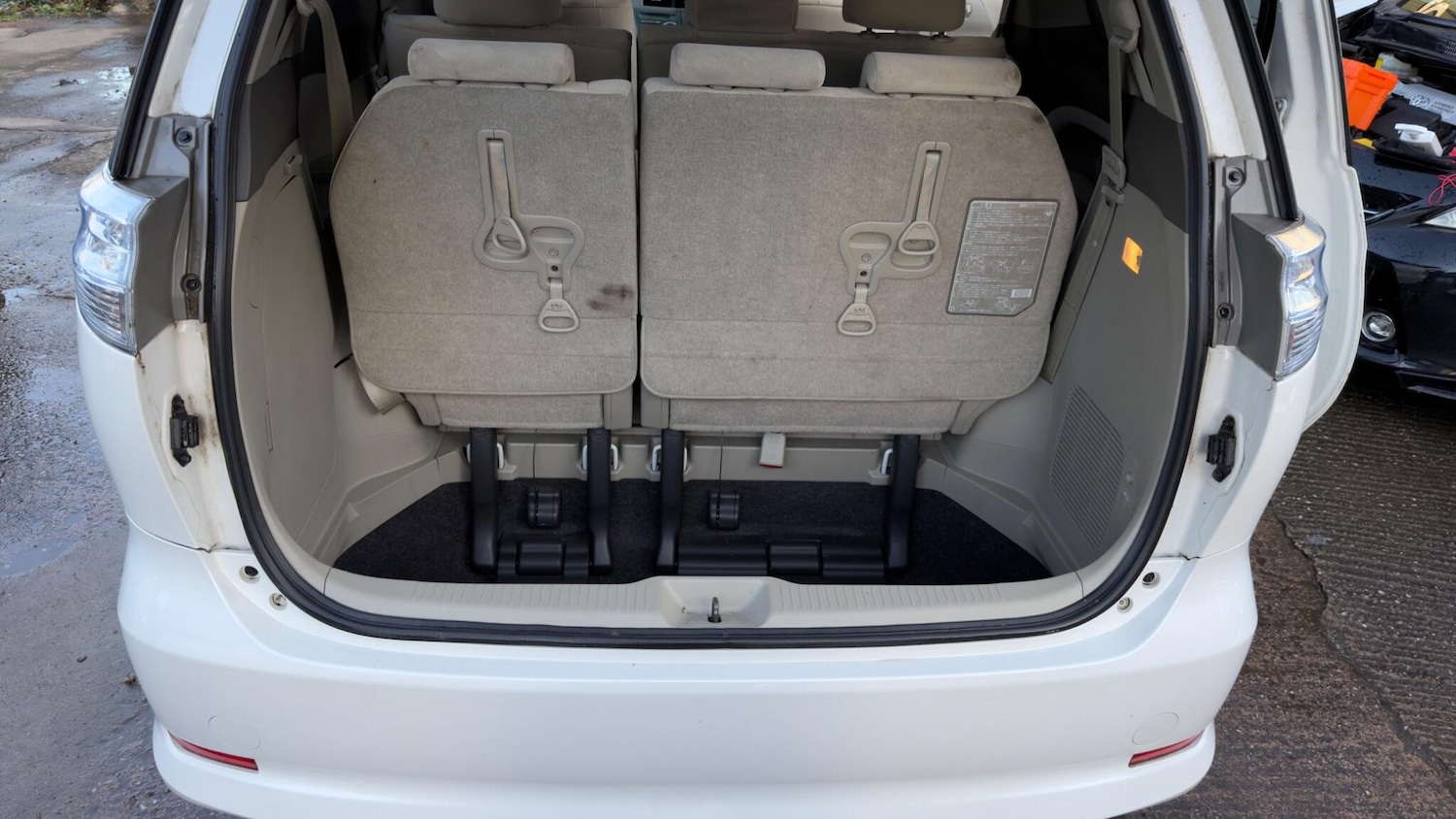 Used Toyota Estima 2025 for sale - 77081312: Photo 37