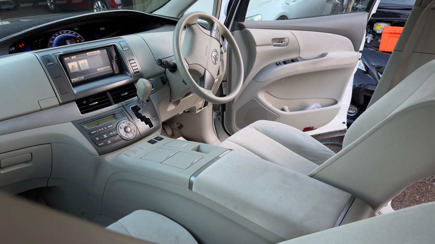 Used Toyota Estima 2025 for sale - 77081312: Photo 39