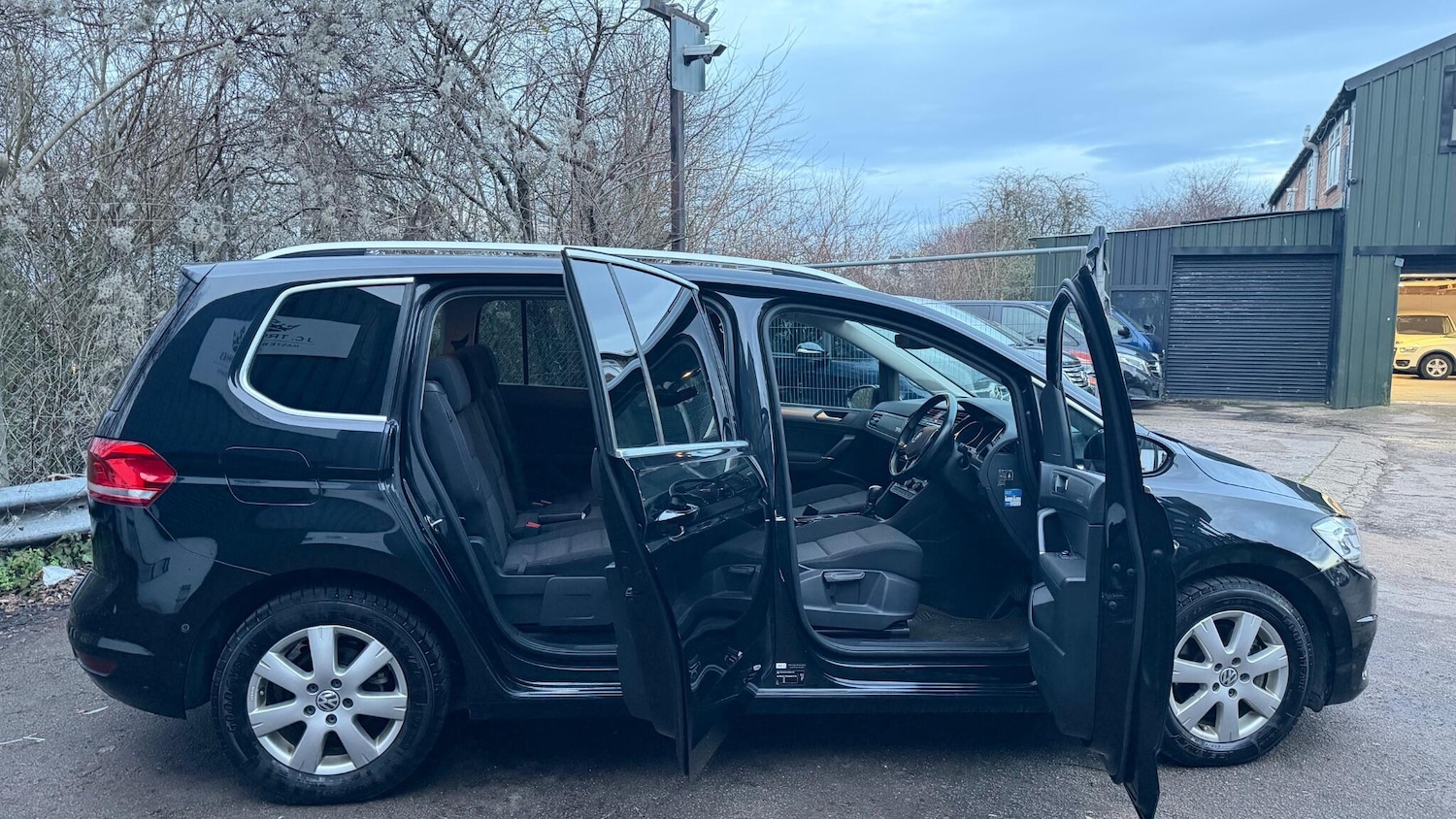 Used Volkswagen Touran 2025 for sale - 77053981: Photo 10