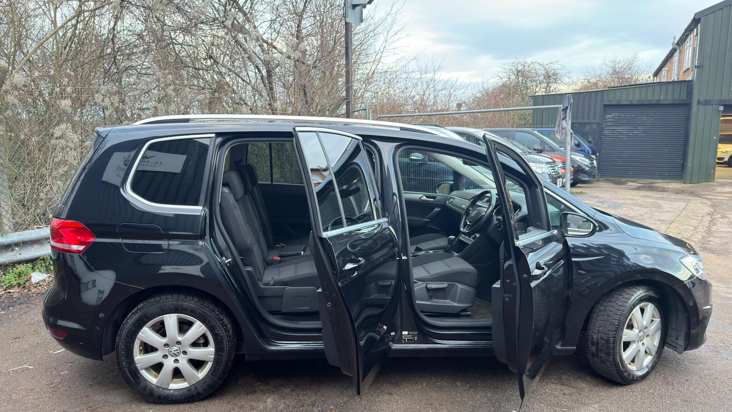 Used Volkswagen Touran 2025 for sale - 77053981: Photo 12