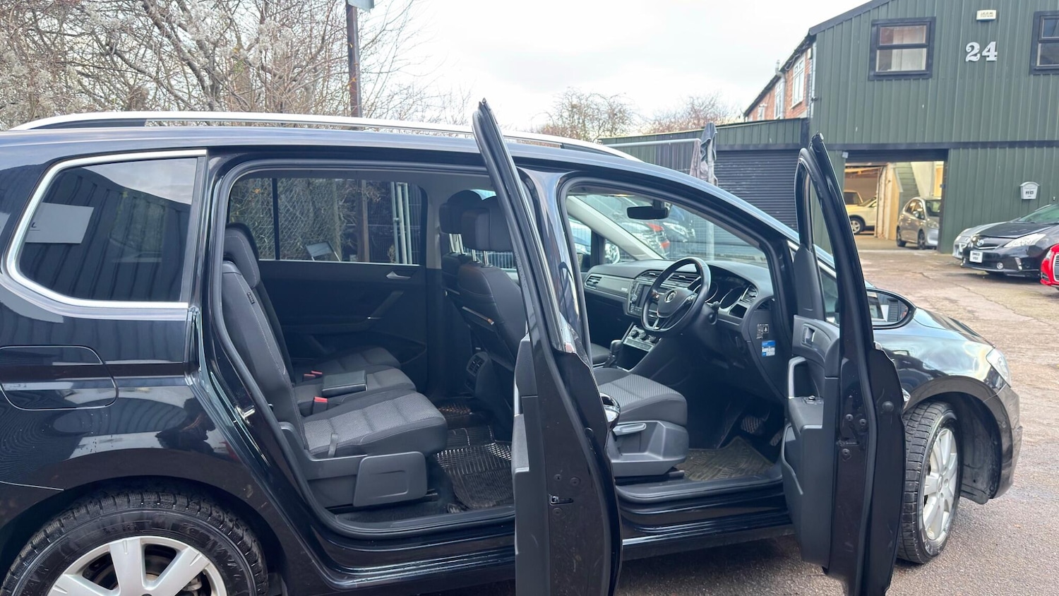 Used Volkswagen Touran 2025 for sale - 77053981: Photo 13