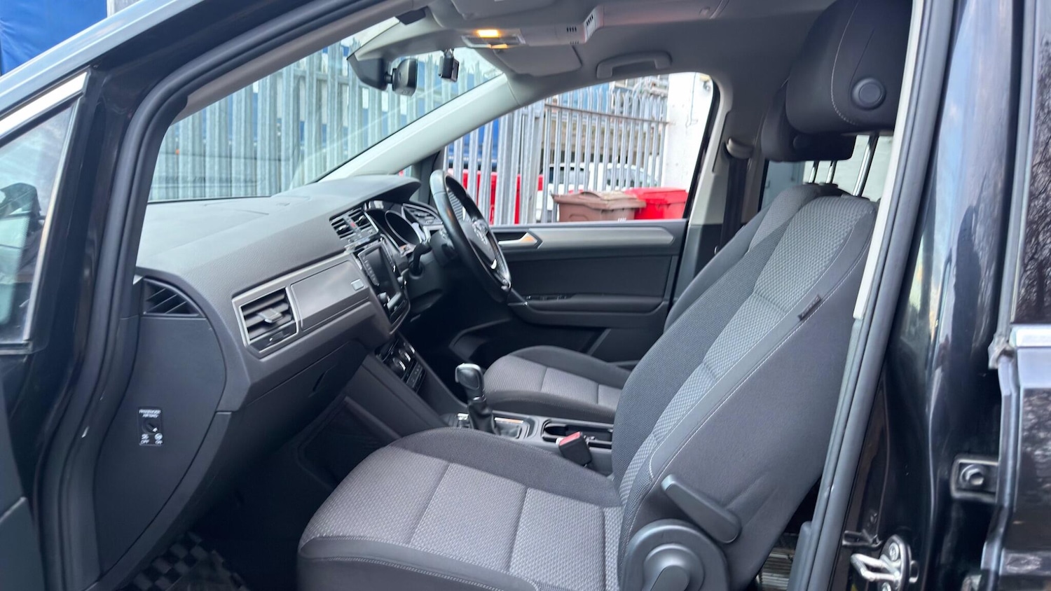 Used Volkswagen Touran 2025 for sale - 77053981: Photo 30