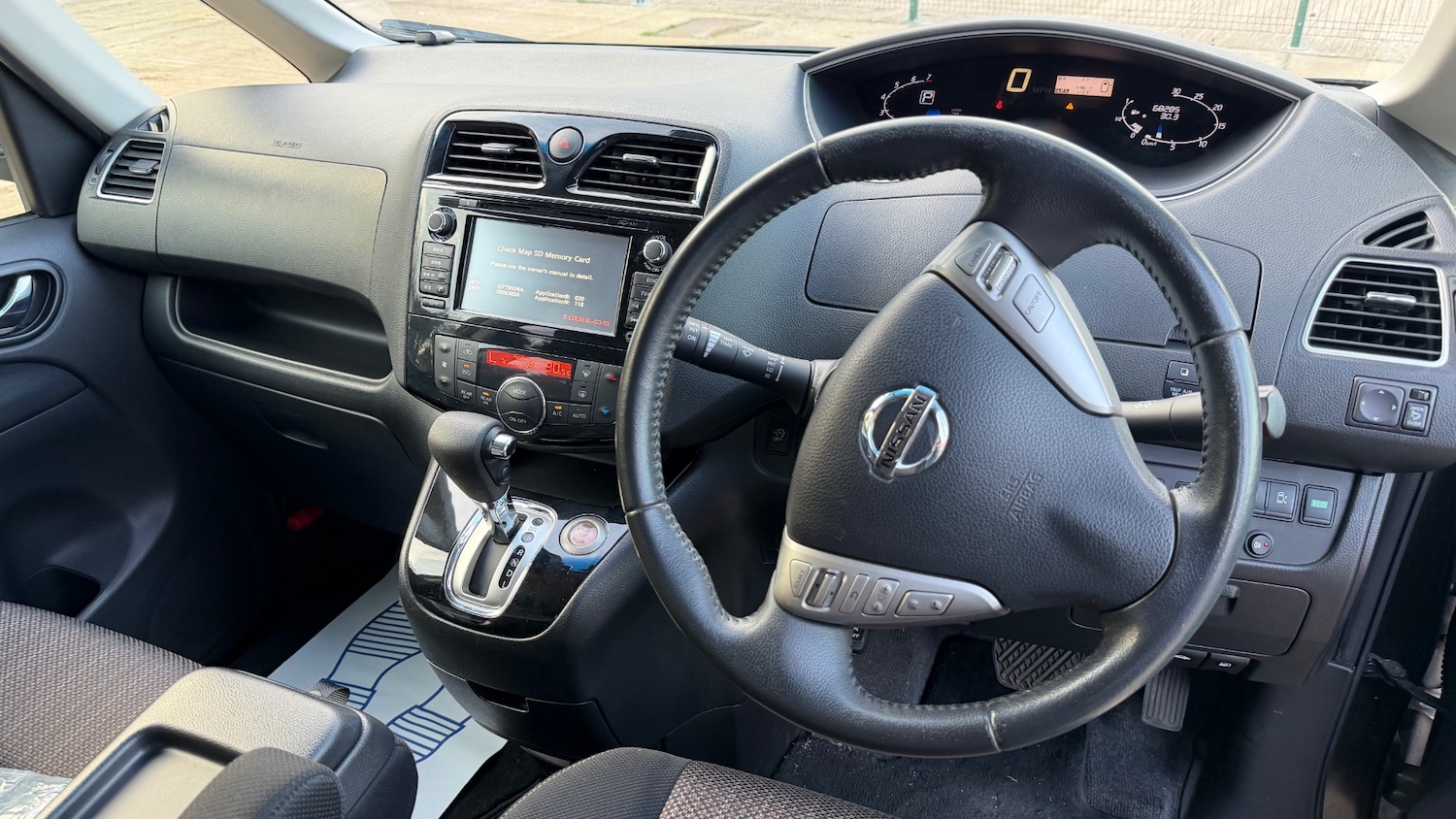 Used Nissan Serena 2014 for sale - 77992060: Photo 10