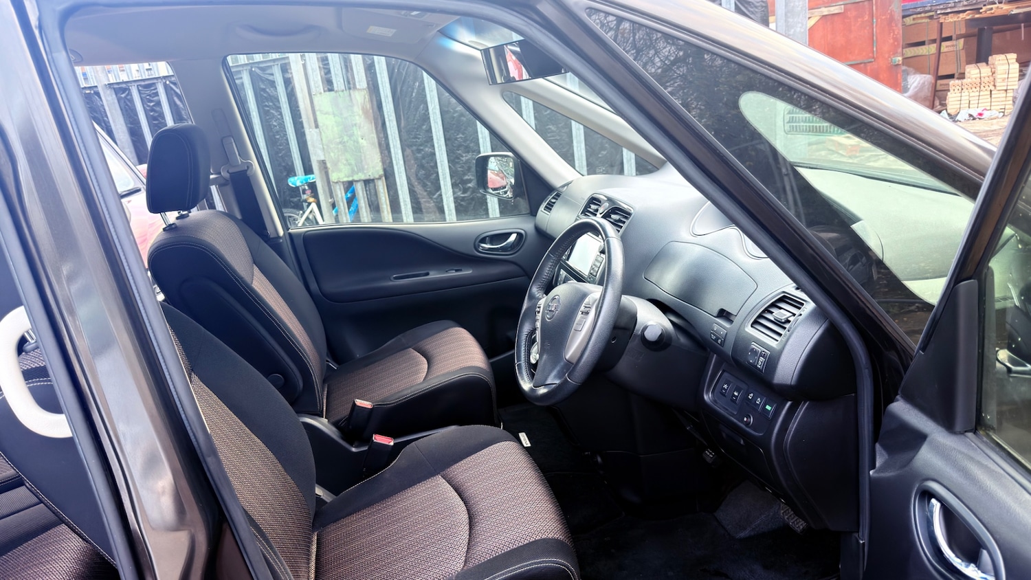 Used Nissan Serena 2014 for sale - 77992060: Photo 23