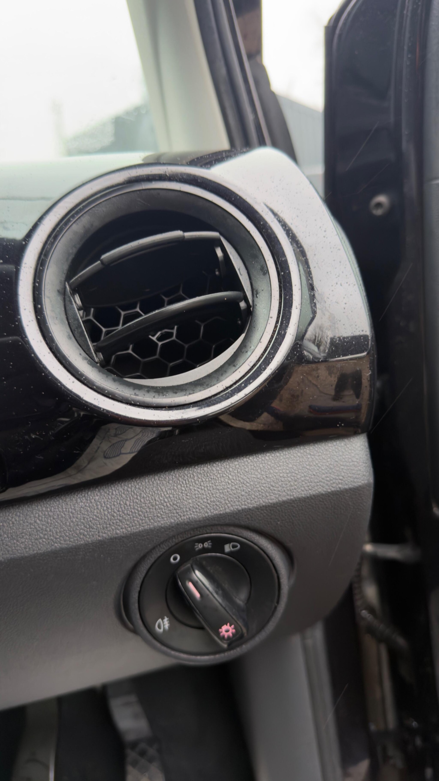 Used Volkswagen up! for sale - 76969787: Photo 26