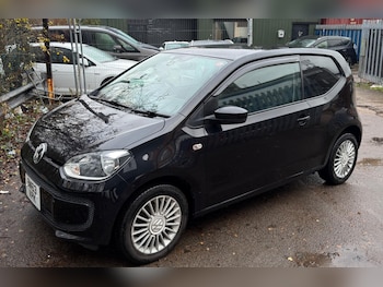 Used Volkswagen up! 2014 for sale - 76969787: Photo