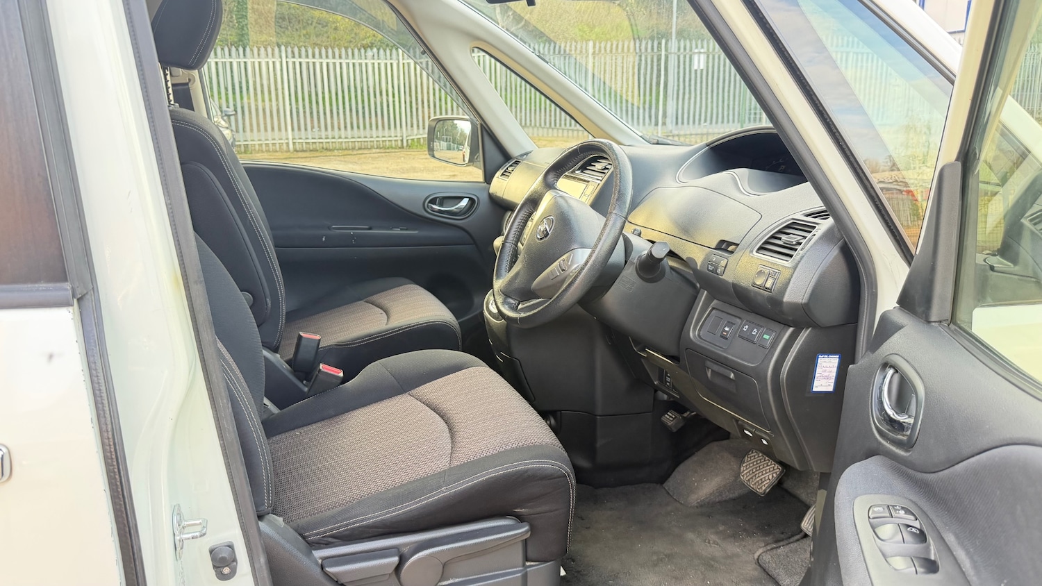 Used Nissan Serena 2025 for sale - 77992823: Photo 15