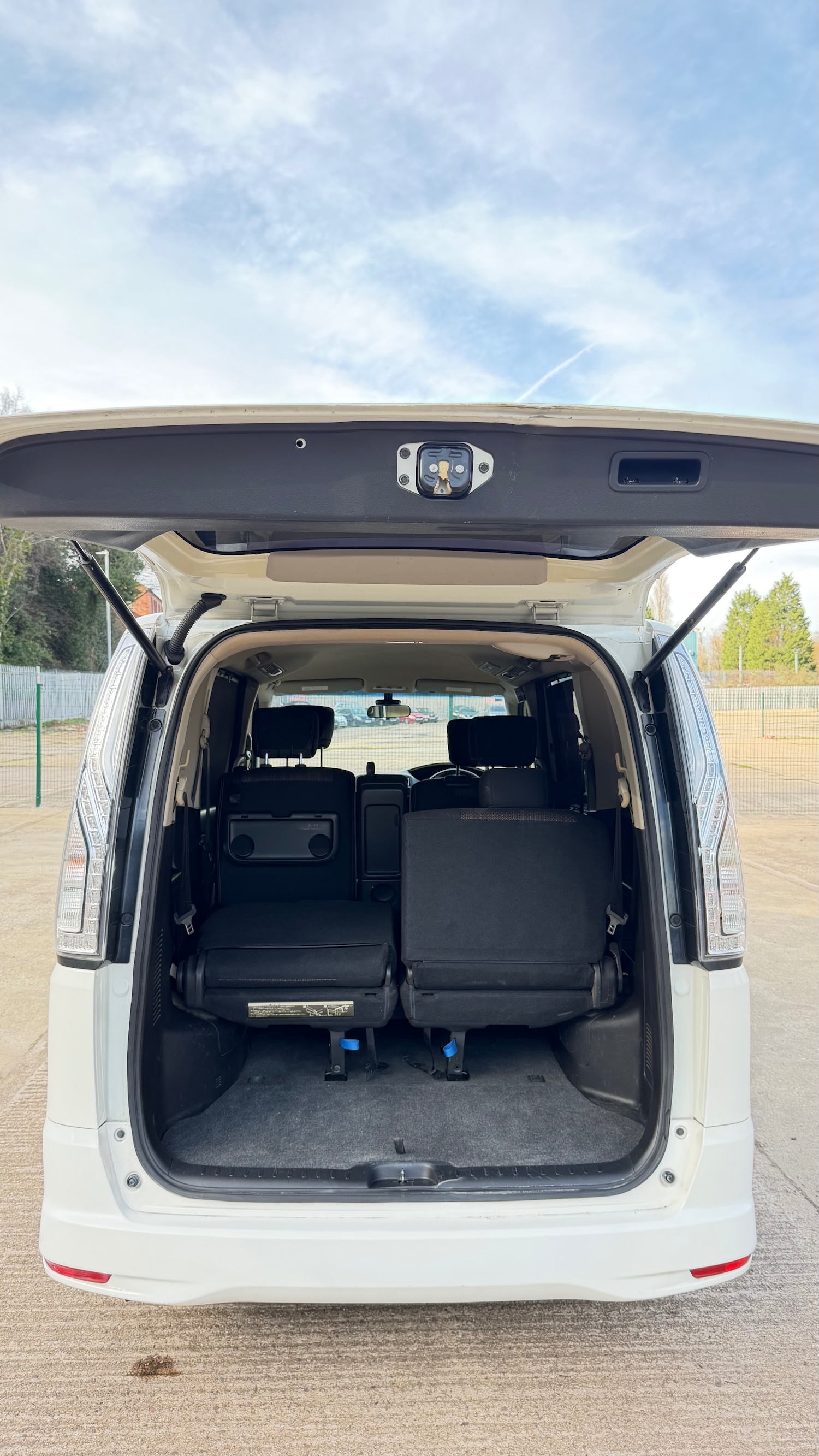 Used Nissan Serena 2025 for sale - 77992823: Photo 7