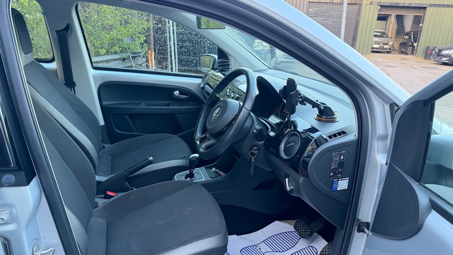 Used Volkswagen up! 2015 for sale - 78060741: Photo 9