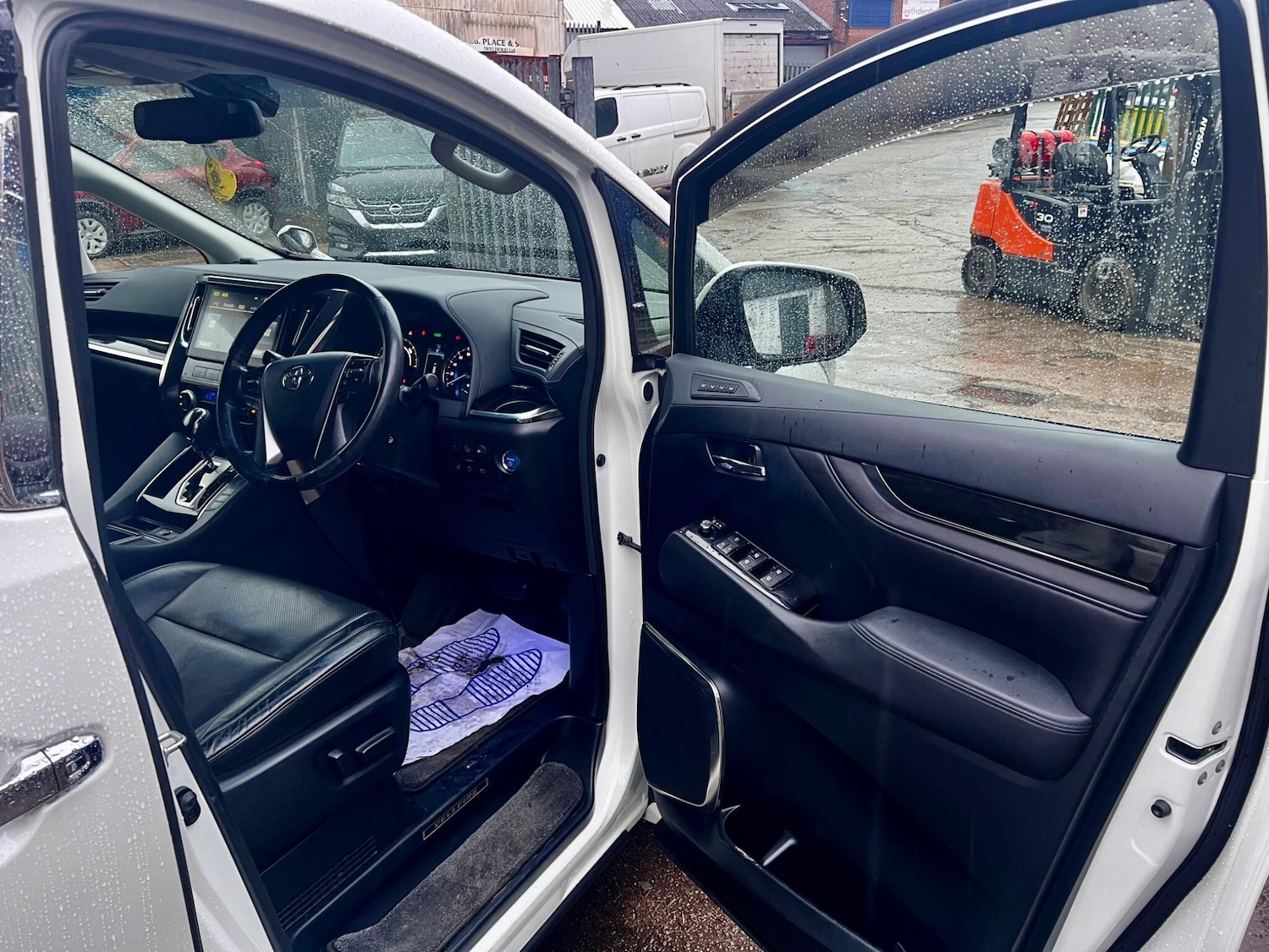 Used Toyota Vellfire 2026 for sale - 77612313: Photo 21