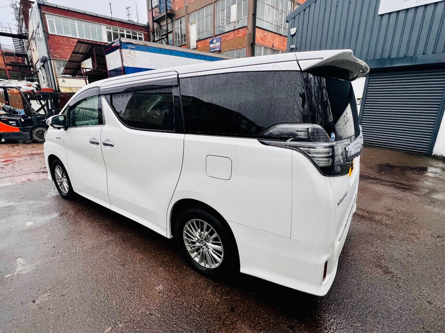 Used Toyota Vellfire 2026 for sale - 77612313: Photo 3