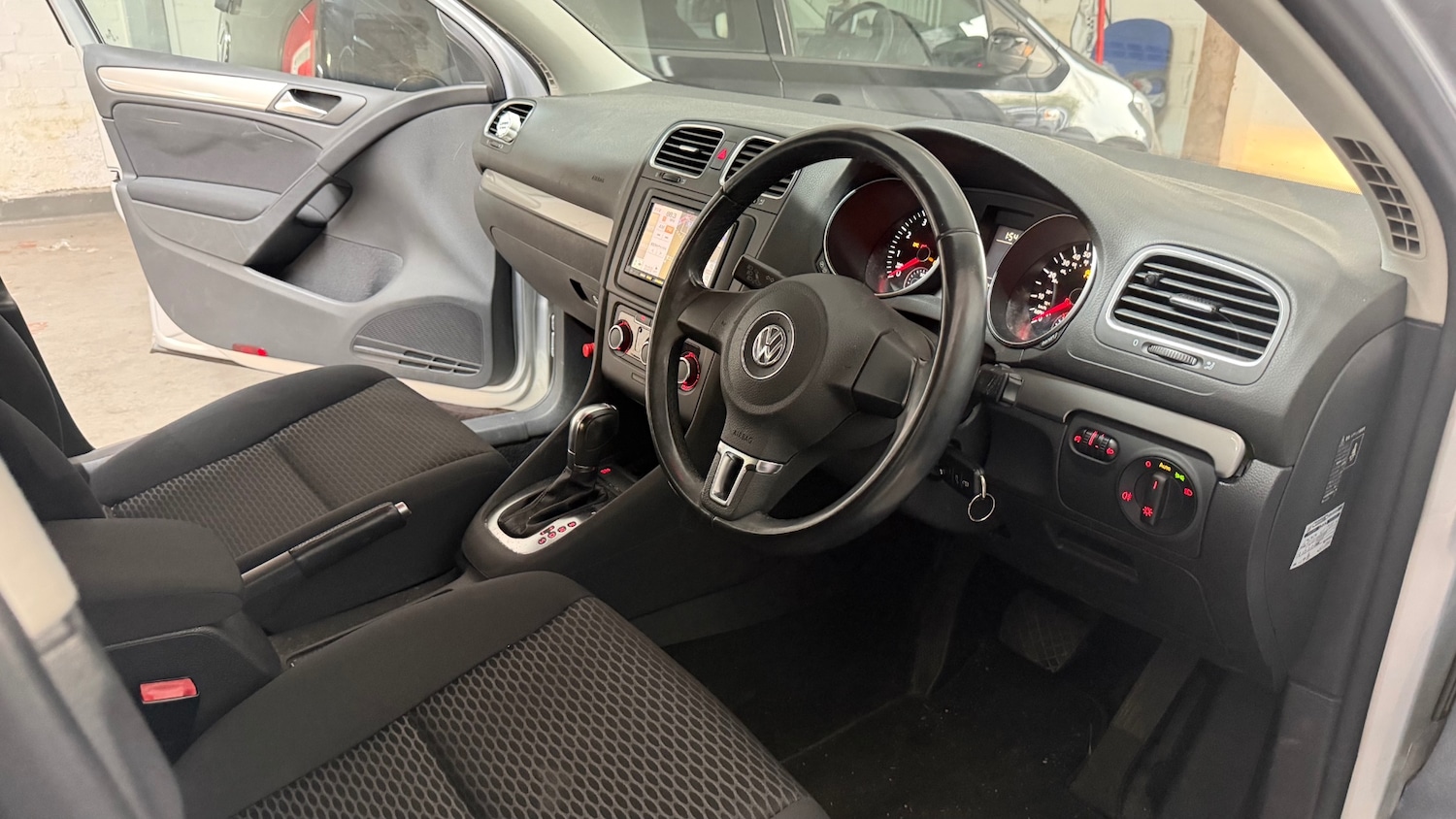 Used Volkswagen Golf 2012 for sale - 78042651: Photo 5