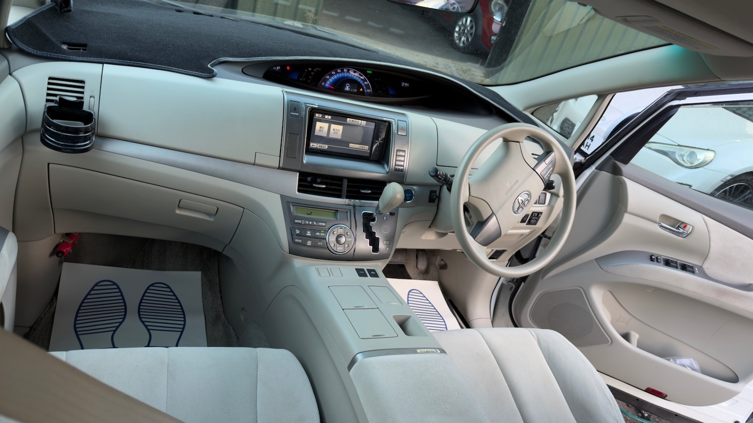 Used Toyota Estima 2025 for sale - 77984848: Photo 10