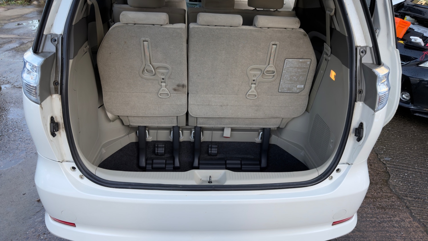 Used Toyota Estima 2025 for sale - 77984848: Photo 12