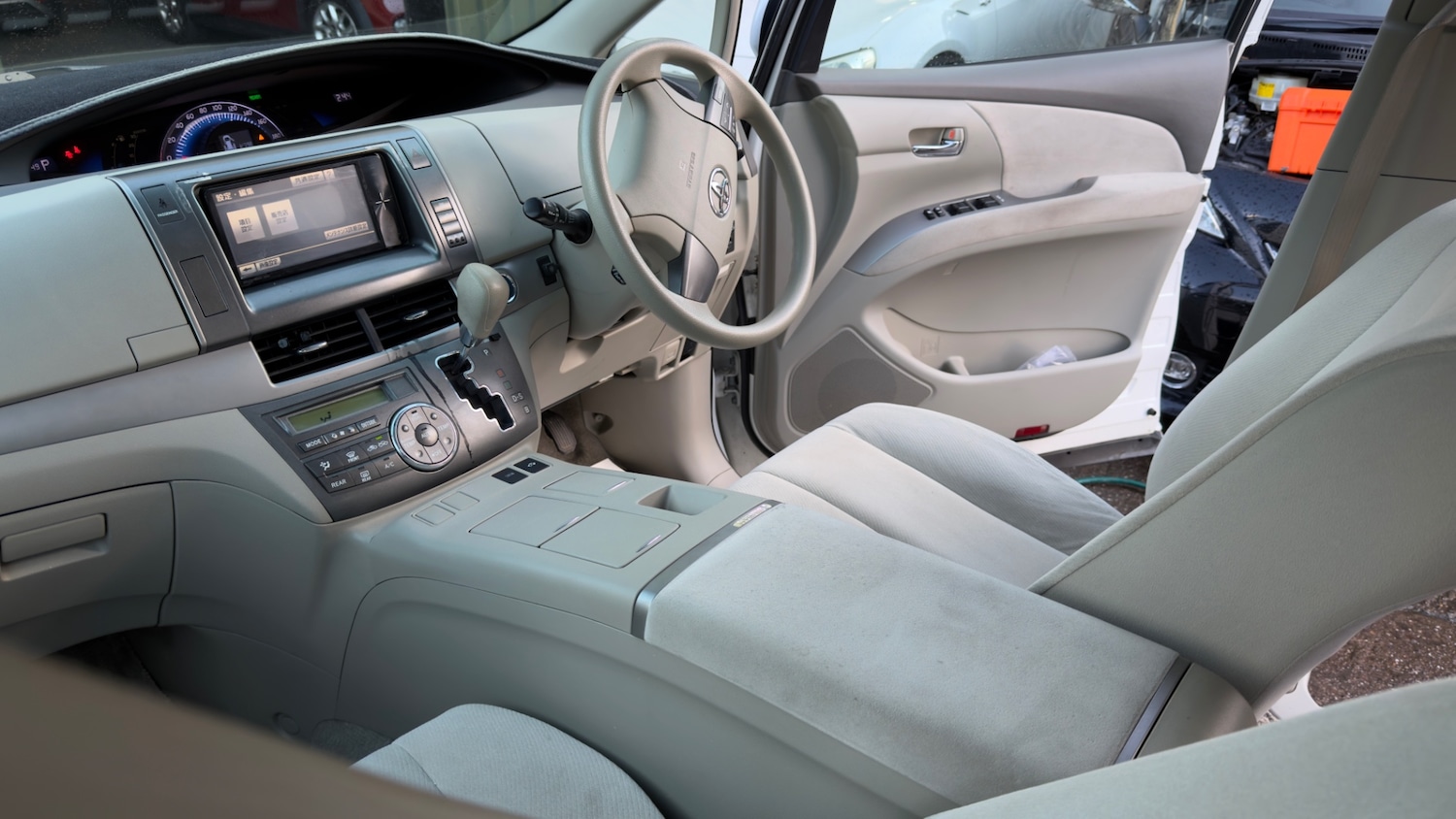 Used Toyota Estima 2025 for sale - 77984848: Photo 7