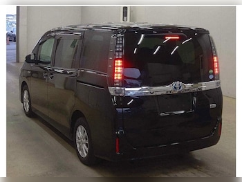 Used Toyota Voxy 2015 for sale - 79329875: Photo