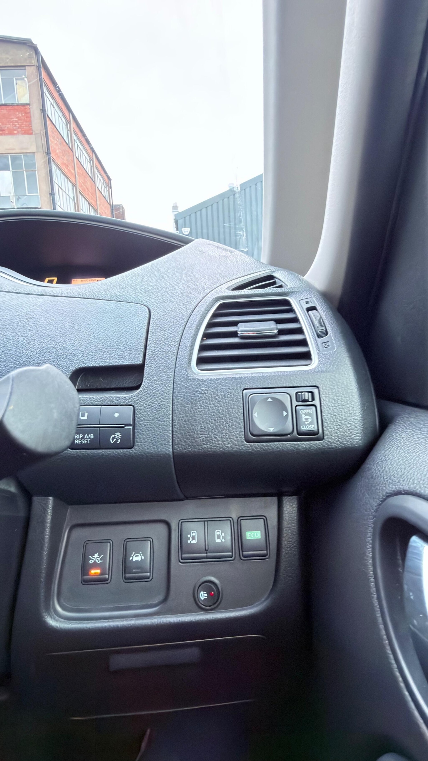 Used Nissan Serena 2025 for sale - 76969792: Photo 23