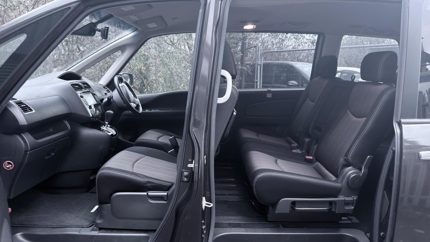 Used Nissan Serena 2025 for sale - 76969792: Photo 37