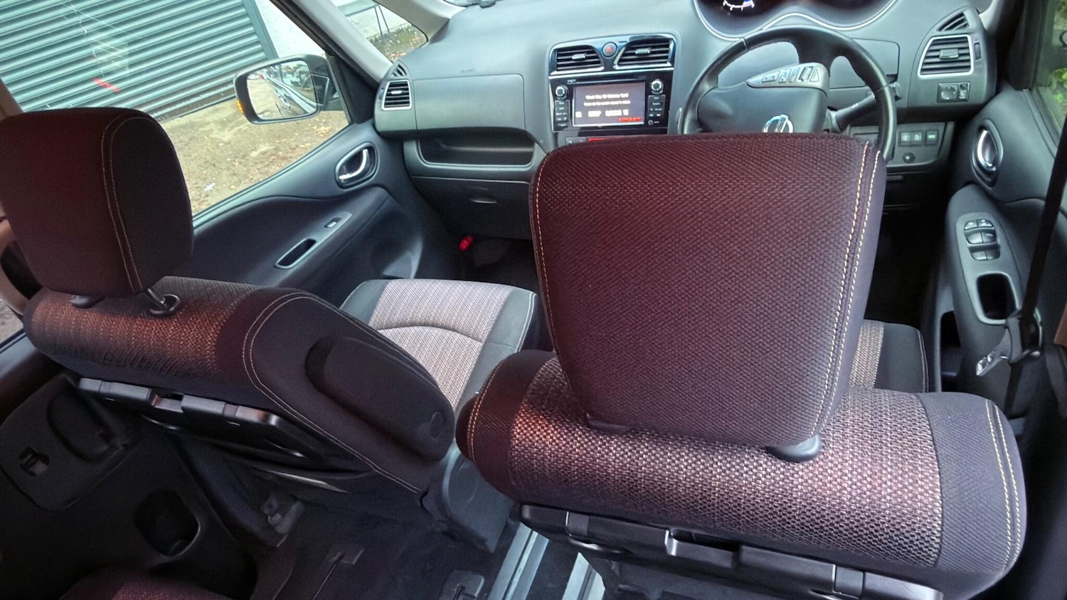 Used Nissan Serena 2025 for sale - 76969792: Photo 41