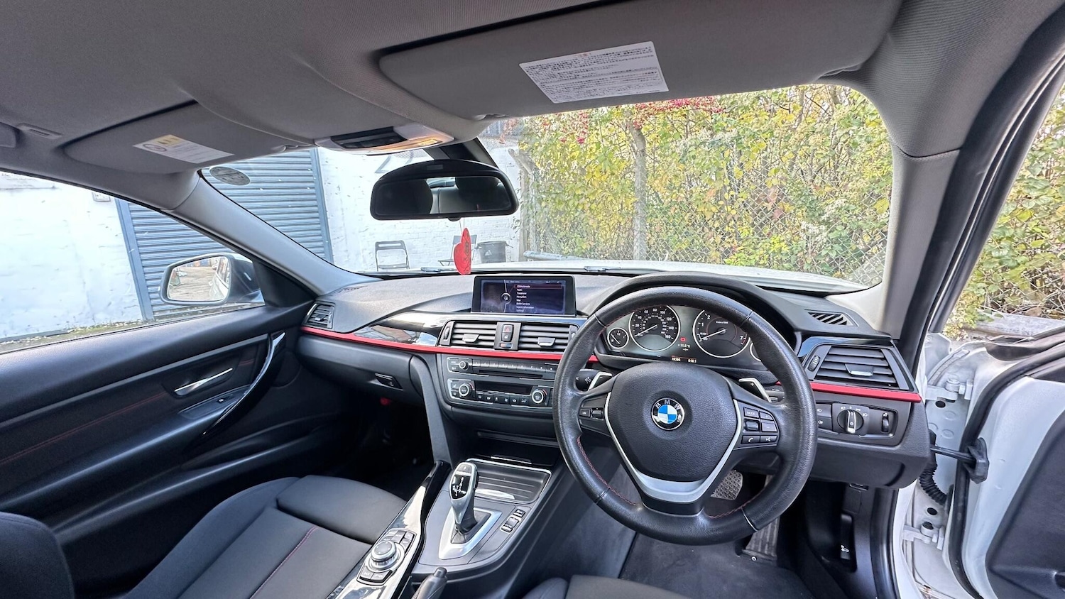 Used BMW 3 Series 2025 for sale - 76969789: Photo 11