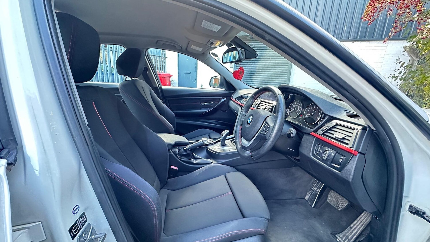 Used BMW 3 Series 2025 for sale - 76969789: Photo 16