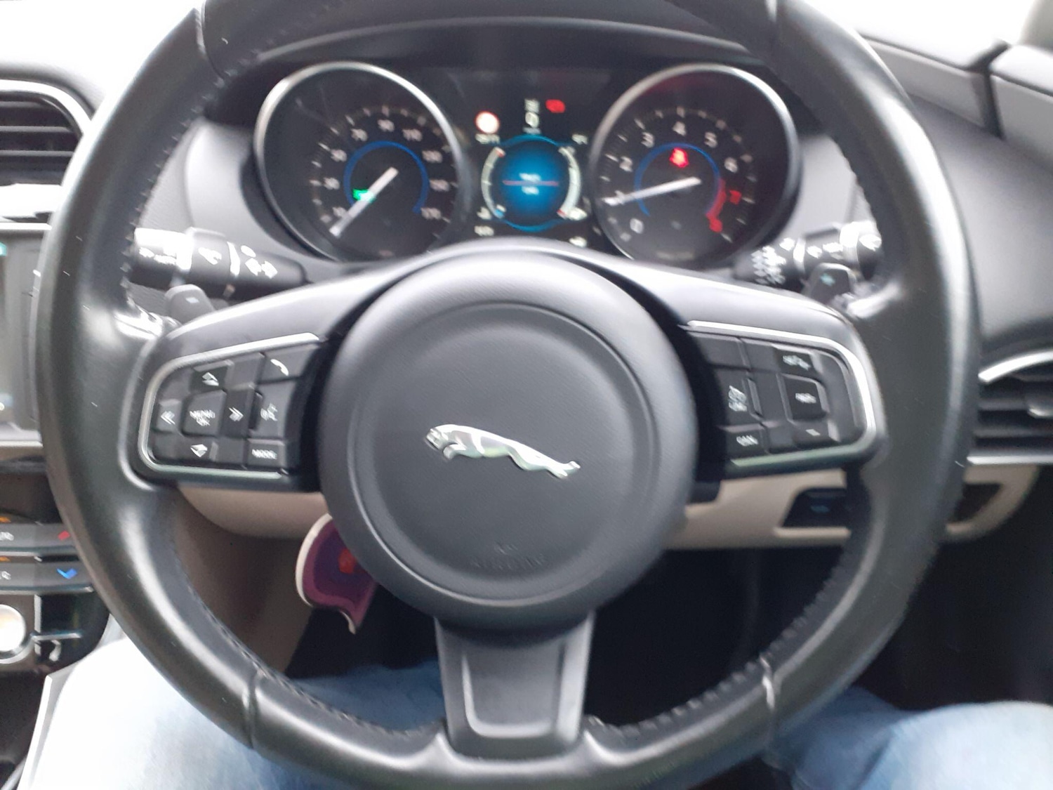 Used Jaguar XE 2016 for sale - 76878695: Photo 10