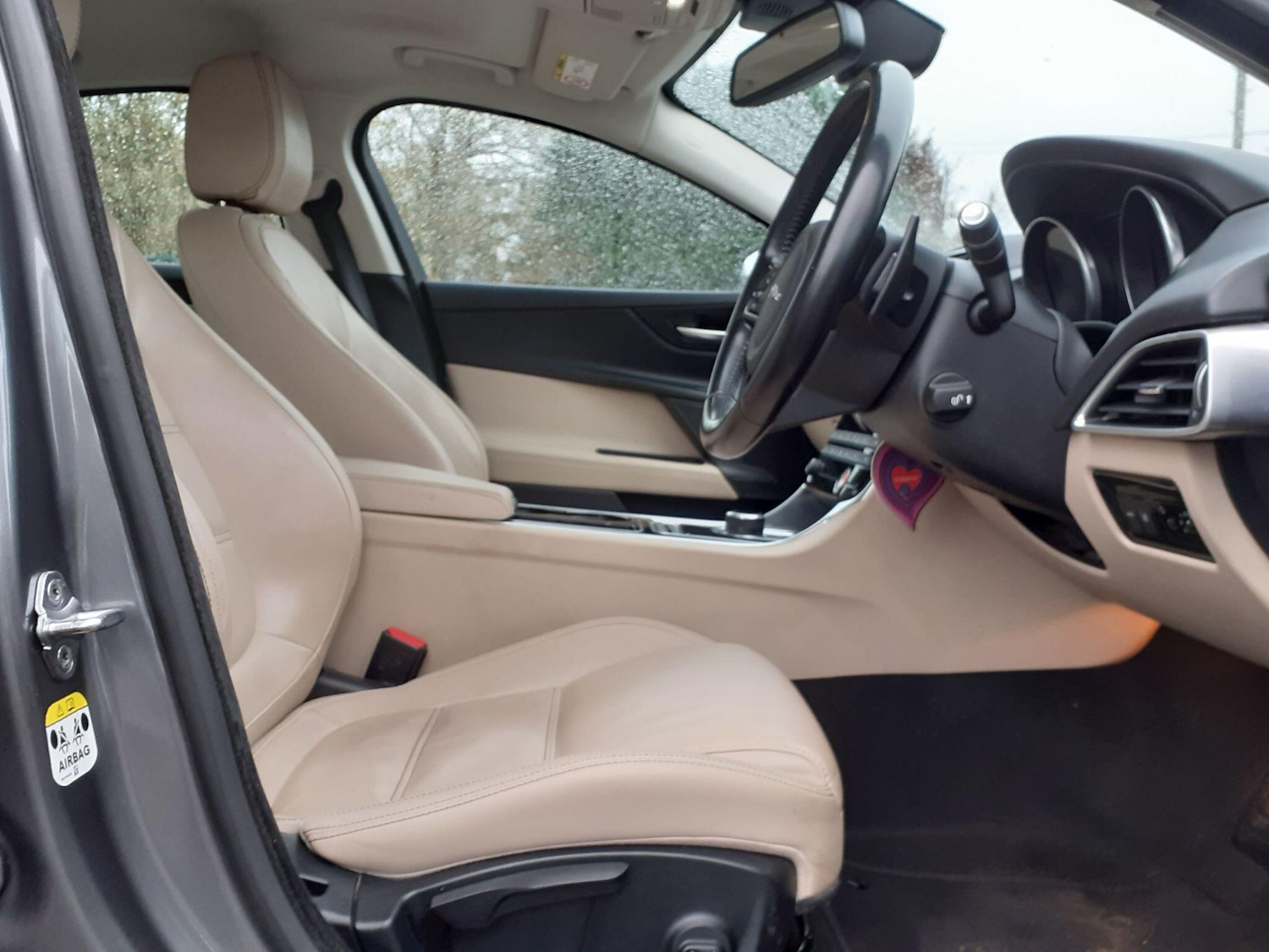 Used Jaguar XE 2016 for sale - 76878695: Photo 14