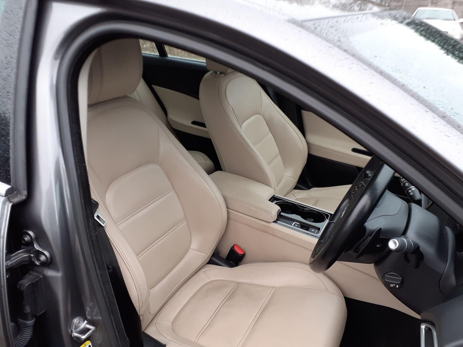 Used Jaguar XE 2016 for sale - 76878695: Photo 15