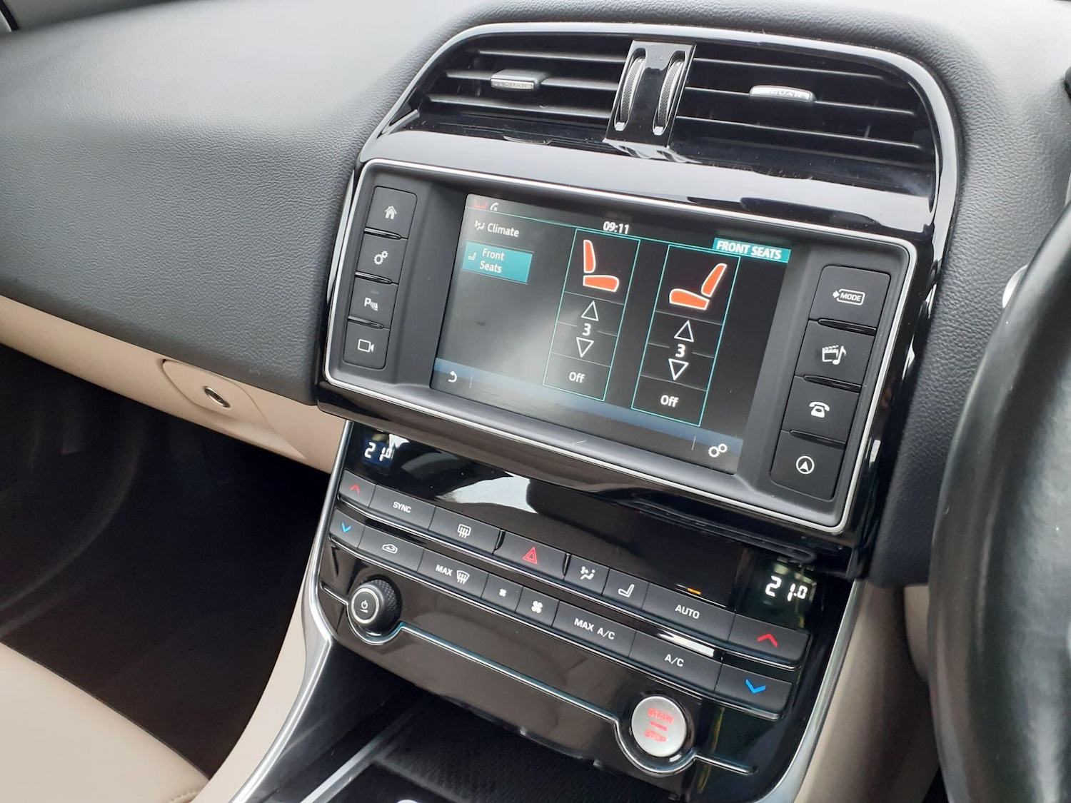 Used Jaguar XE 2016 for sale - 76878695: Photo 17