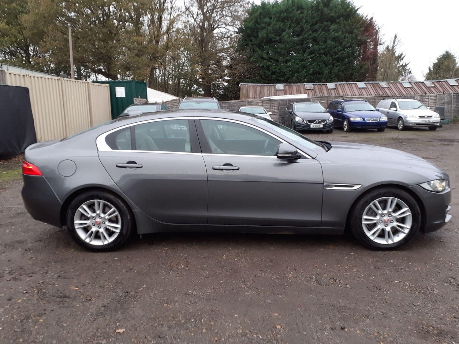 Used Jaguar XE 2016 for sale - 76878695: Photo 4