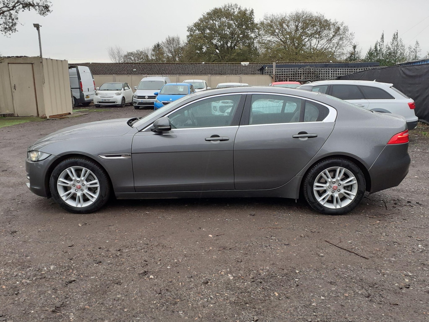 Used Jaguar XE 2016 for sale - 76878695: Photo 5