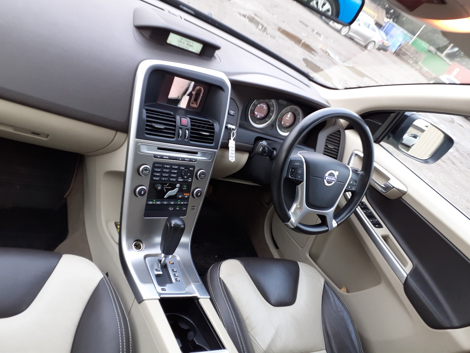 Used Volvo XC60 2025 for sale - 77196723: Photo 11