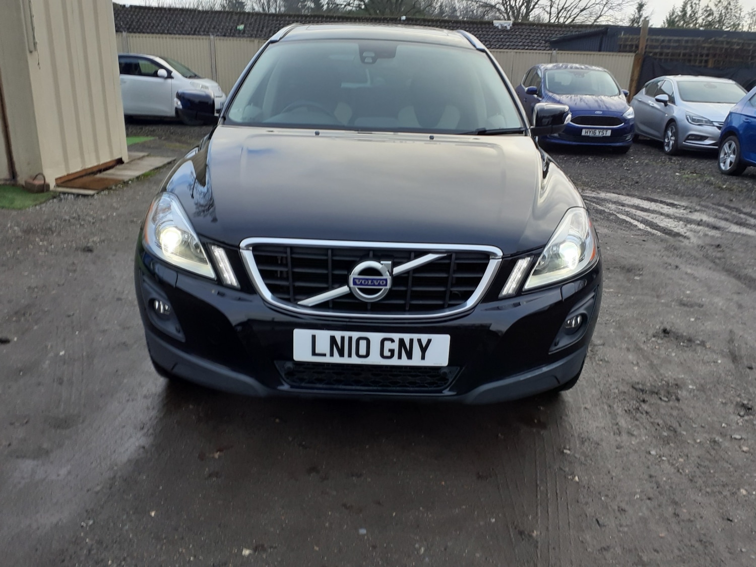 Used Volvo XC60 2025 for sale - 77196723: Photo 2